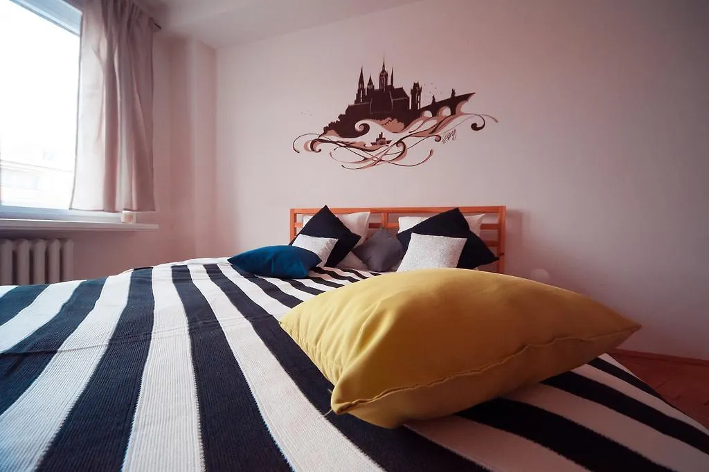 براغ Falcon Street Suite No.72 0*,