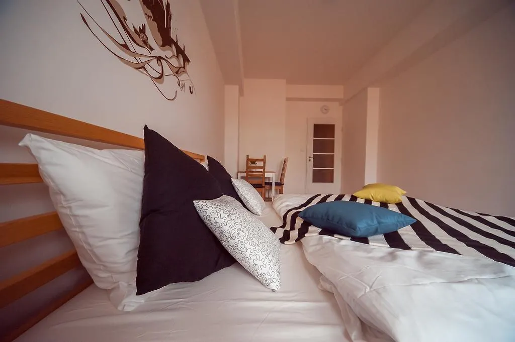 براغ Falcon Street Suite No.72 شقة